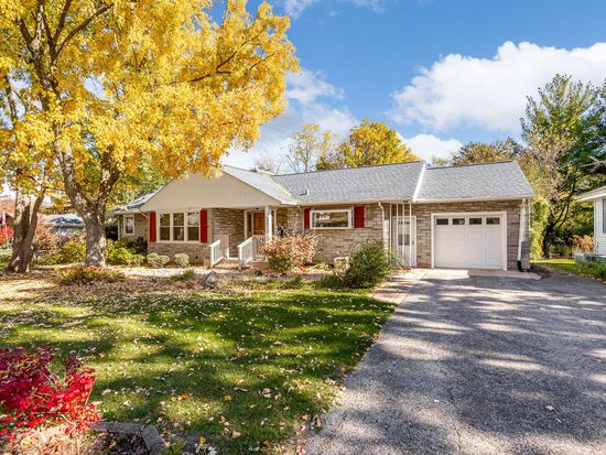 4915 Pershing Ave, Downers Grove, IL 60515