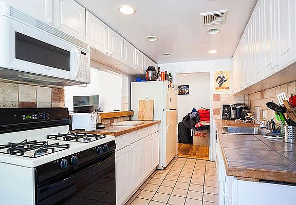 2nd image of 351 E 18th St