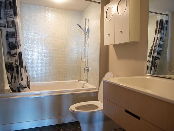 5th image of 1101 Washington Ave Unit 301