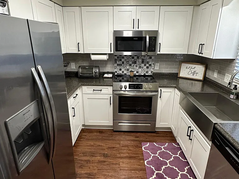 5504 Forest Oaks Dr — Photo 1
