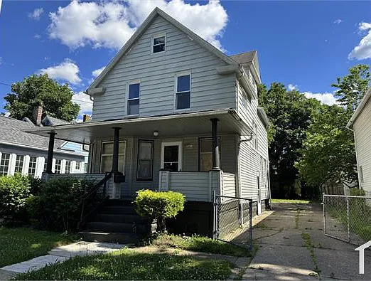 4321 Howlett Ave — Photo 2