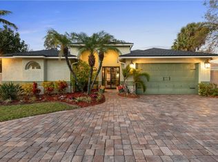 350 Mehlenbacher Rd, Belleair, FL 33756
