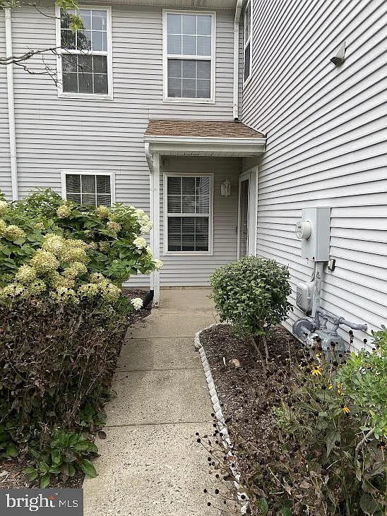 2 bed, 2.5 bath, 1214 sqft, $2,850 — Photo 1