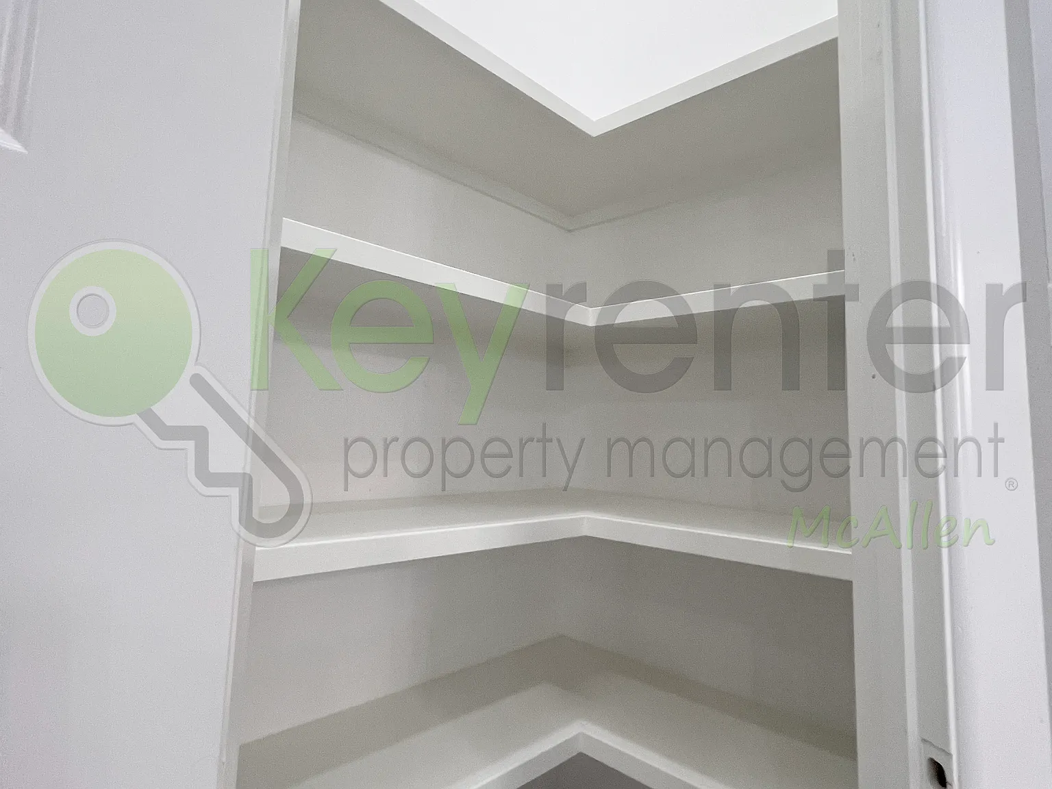 4 bed, 2.5 bath, 2057 sqft, $2,400 — Photo 4