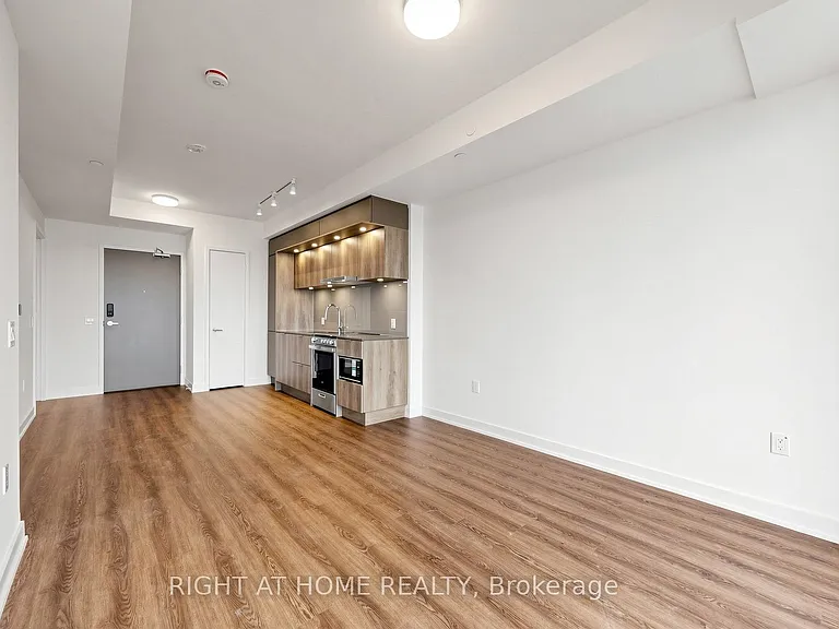 448 Burnhamthorpe Rd W #6210 — Photo 9