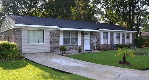 1992 Beechnut St Photo 1