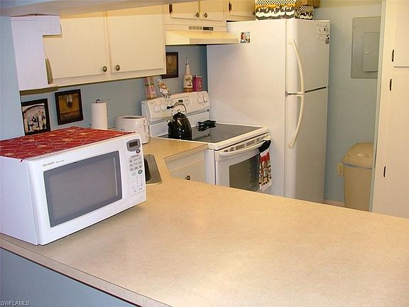 4th image of 9610 Green Cypress Ln #10-B2