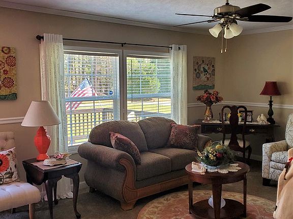 5th image of 706 Hawthorne Dr