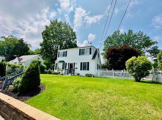 19 Nassau Cir, East Hartford, CT 06118