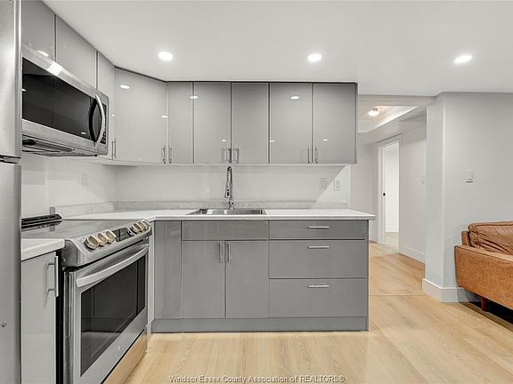5th image of 1273 Aire Pl