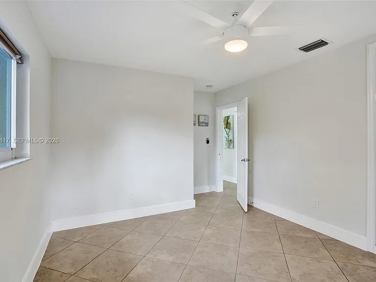 3033 NE 20th Ter #1-2 — Photo 11