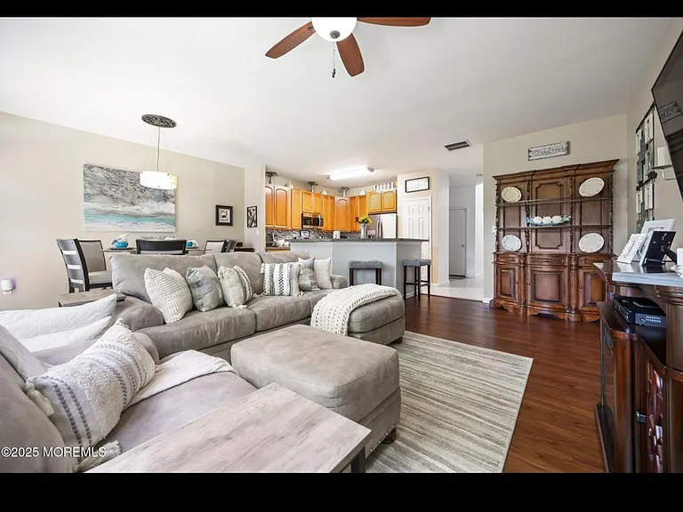 100 Pine St #9 — Photo 10