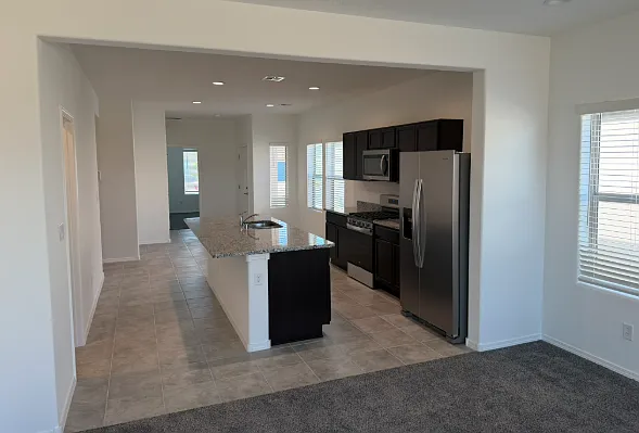 4 bed, 1537 sqft, $2,395 — Photo 2