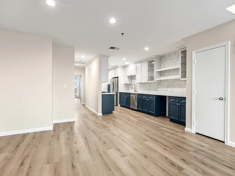 4611 Travis St #801B — Photo 8