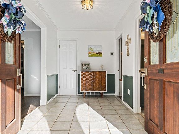 4th image of 2135 Brierbrook Rd