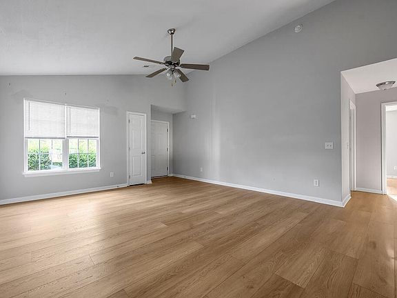 3rd image of 3056 Shady Knoll Rst