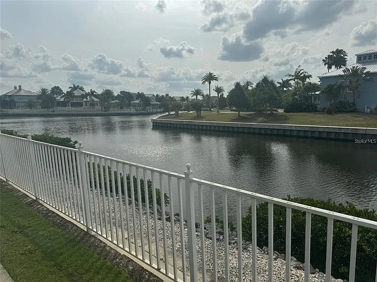 5714 Tides Pl — Photo 2