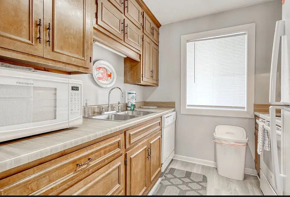 2 bed, 912 sqft, $1,500 — Photo 2