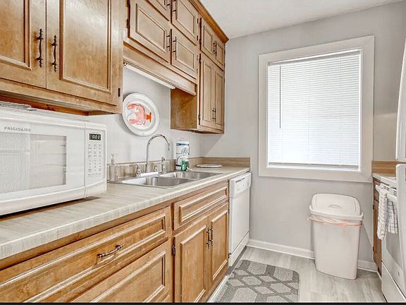 2nd image of 9621 Shore Dr