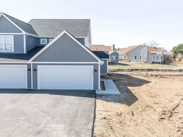 1812-1814 W Kyle Cir, Beloit, WI 53511