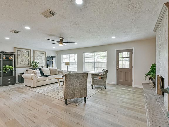 4th image of 16118 Blackhawk Blvd