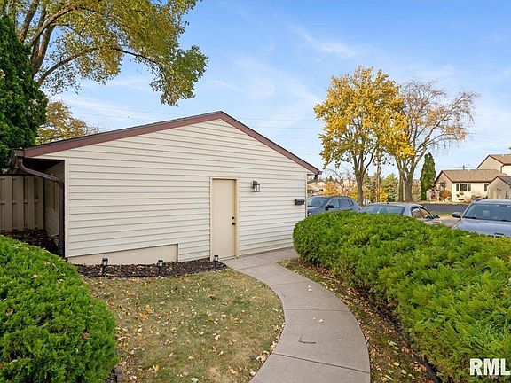 3rd image of 3776 Cedarwood Ct