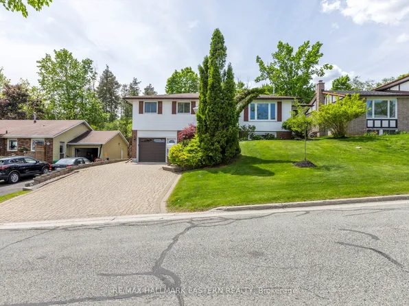 959 Golfview Rd, Peterborough, ON K9J 7W2