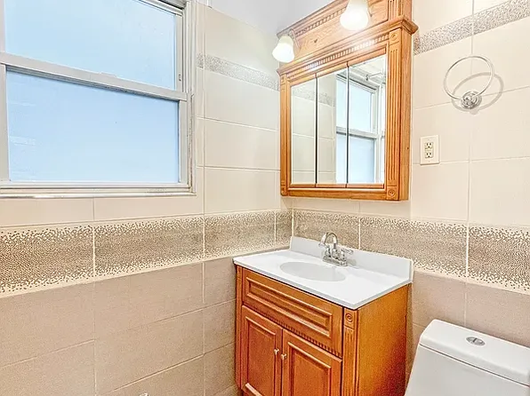 405 East 2nd Street image 14 of 16