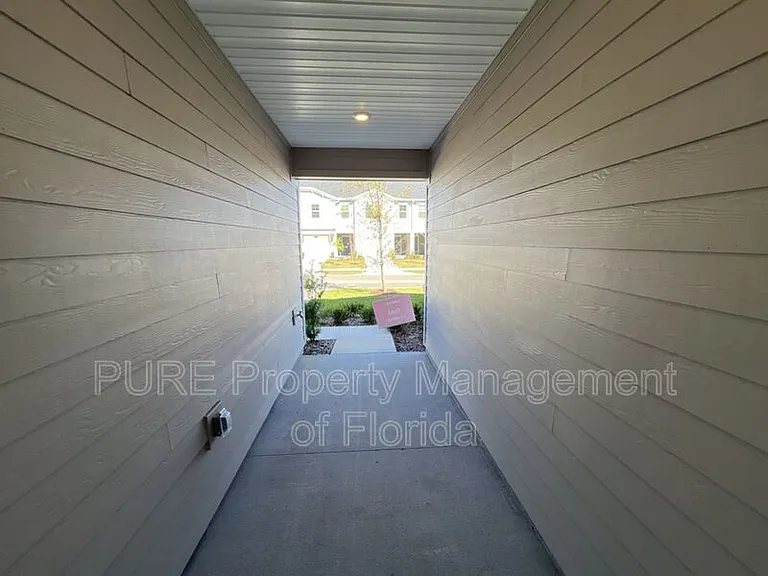 3484 SE 37th Ct — Photo 3