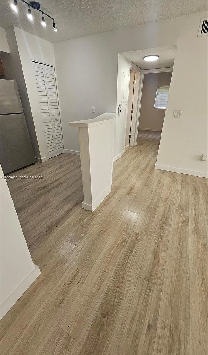 2 bed, 1.0 bath, $1,995 — Photo 4