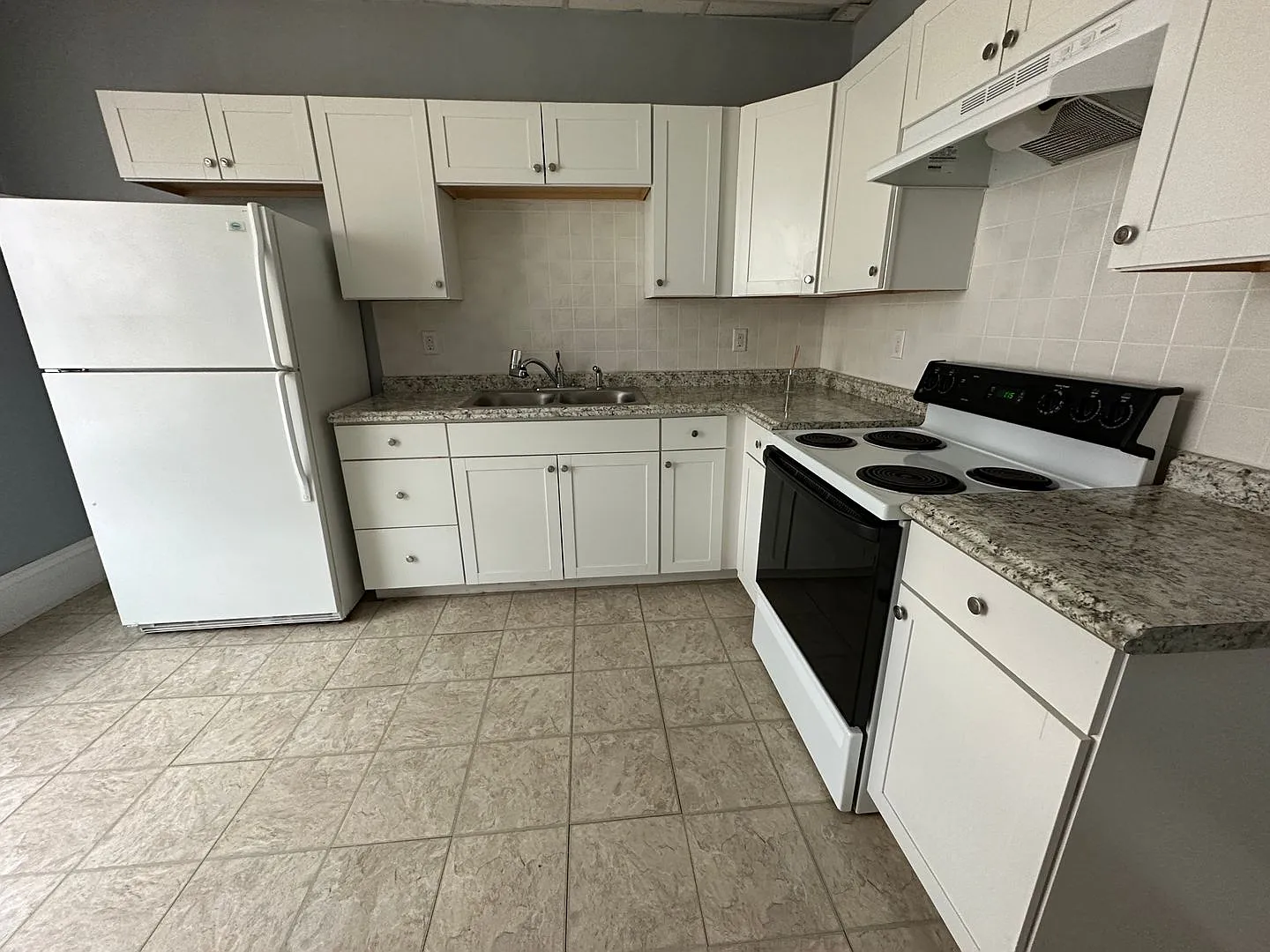 Lansing Ave 2120 — Photo 4