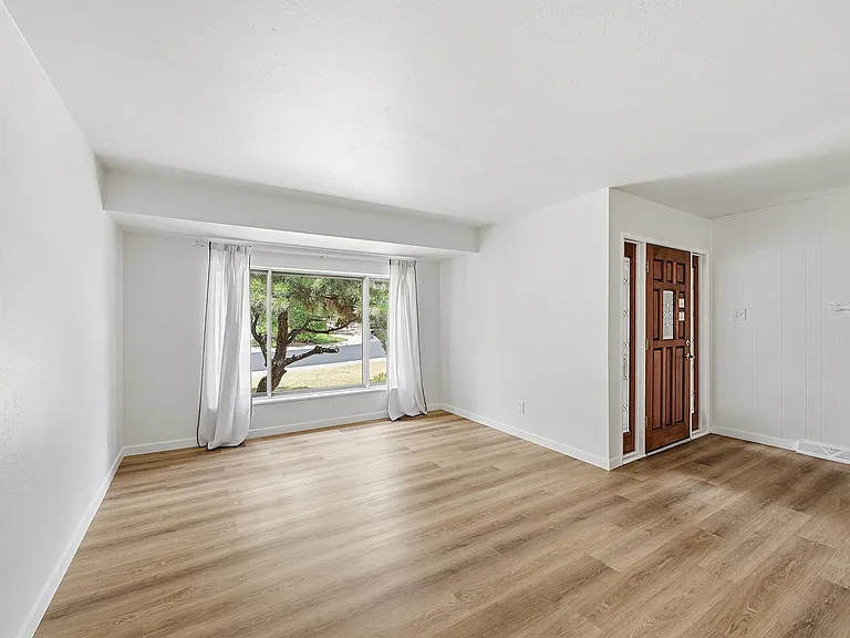 2913 S Reading Ct — Photo 6