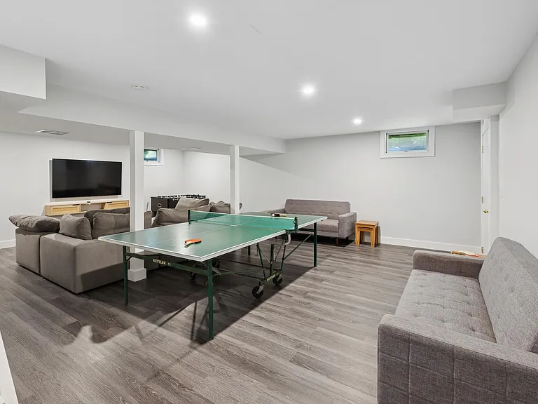 33 Corbin Ave — Photo 34