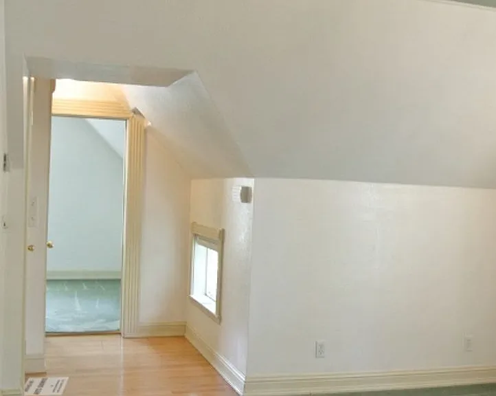 1105 1st Ave NE #3 — Photo 5