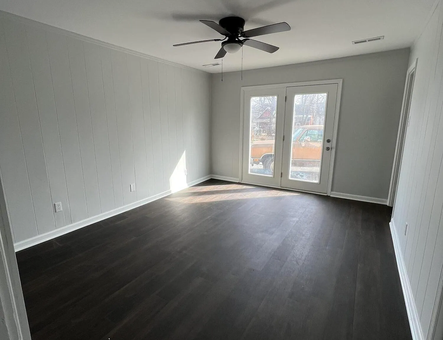 2 bed, 1.5 bath, 1000 sqft, $850 — Photo 1