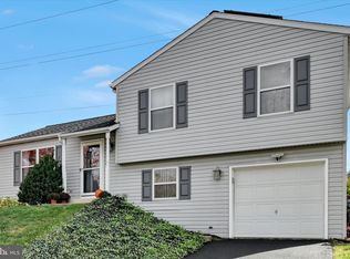 3 Fawnwood Dr, Lebanon, PA 17046