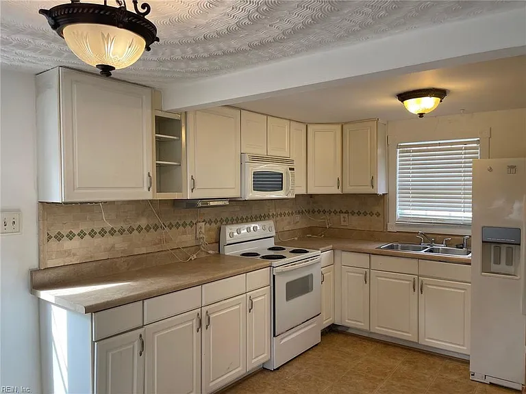 1113 Covel St — Photo 3