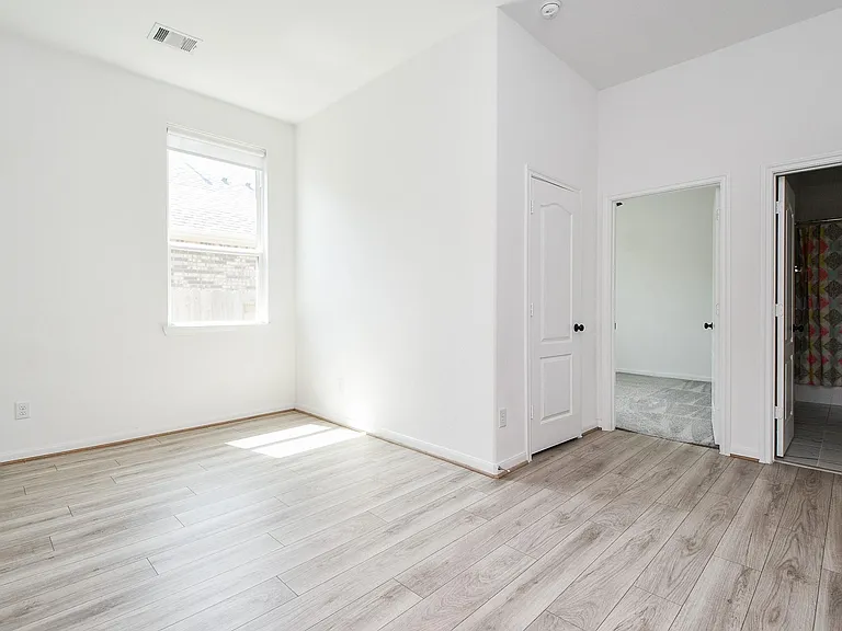 8215 Longear Ln — Photo 6