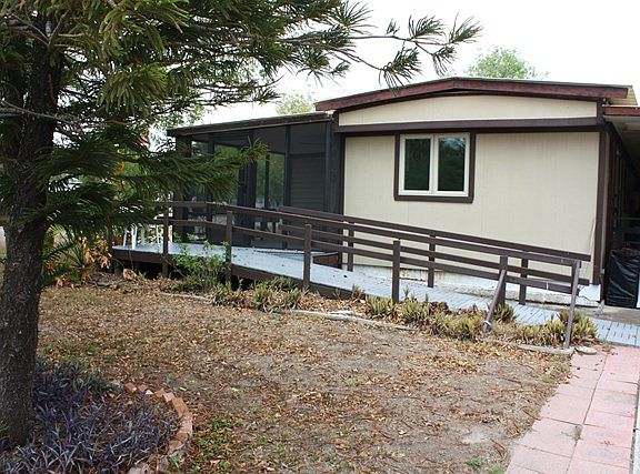 4th image of 301 Palmview Dr