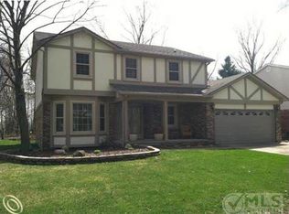 2776 Ranieri Dr, Troy, MI 48085