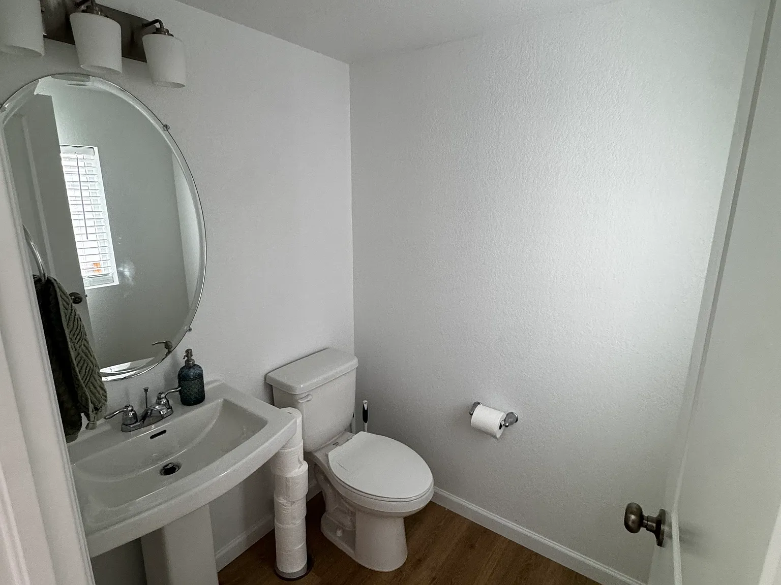 4 bed, 3515 sqft, $1,000 — Photo 4