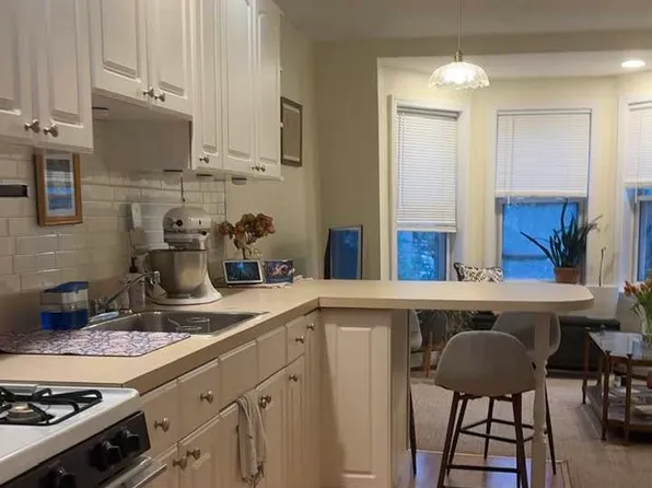 173 W 2nd St #3, Boston, MA 02127