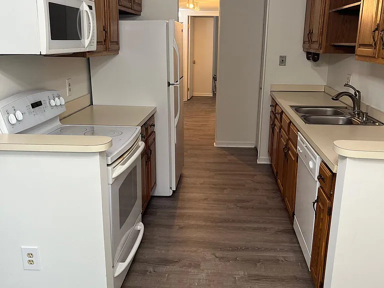 3080 Eastern Ave — Photo 7