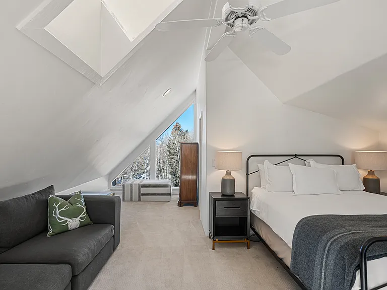 182 Bennett Pl — Photo 21