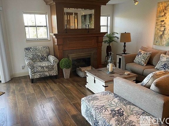 2nd image of 615 Island View Cir #615