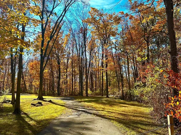 11401 Forest Knoll Cir, Fishers, IN 46037