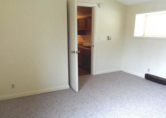 4th image of 1 Etna Ln APT 1