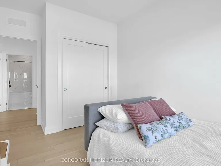 71 Wyndham St S #1105 — Photo 28