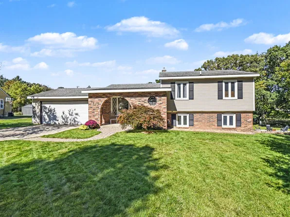 1557 Trentwood St SW, Wyoming, MI 49509