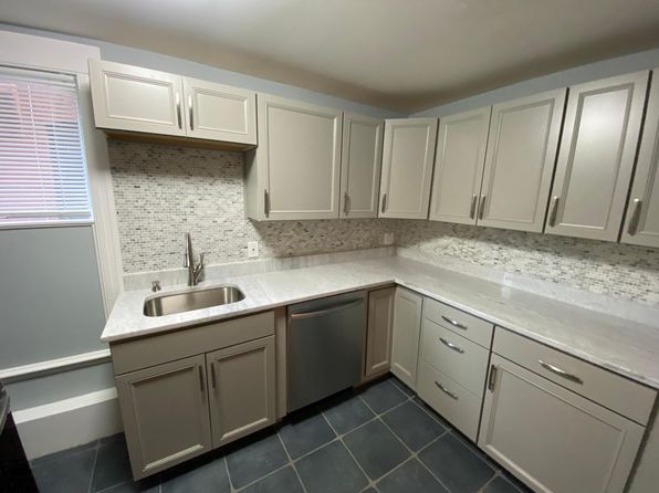 52 State St #1